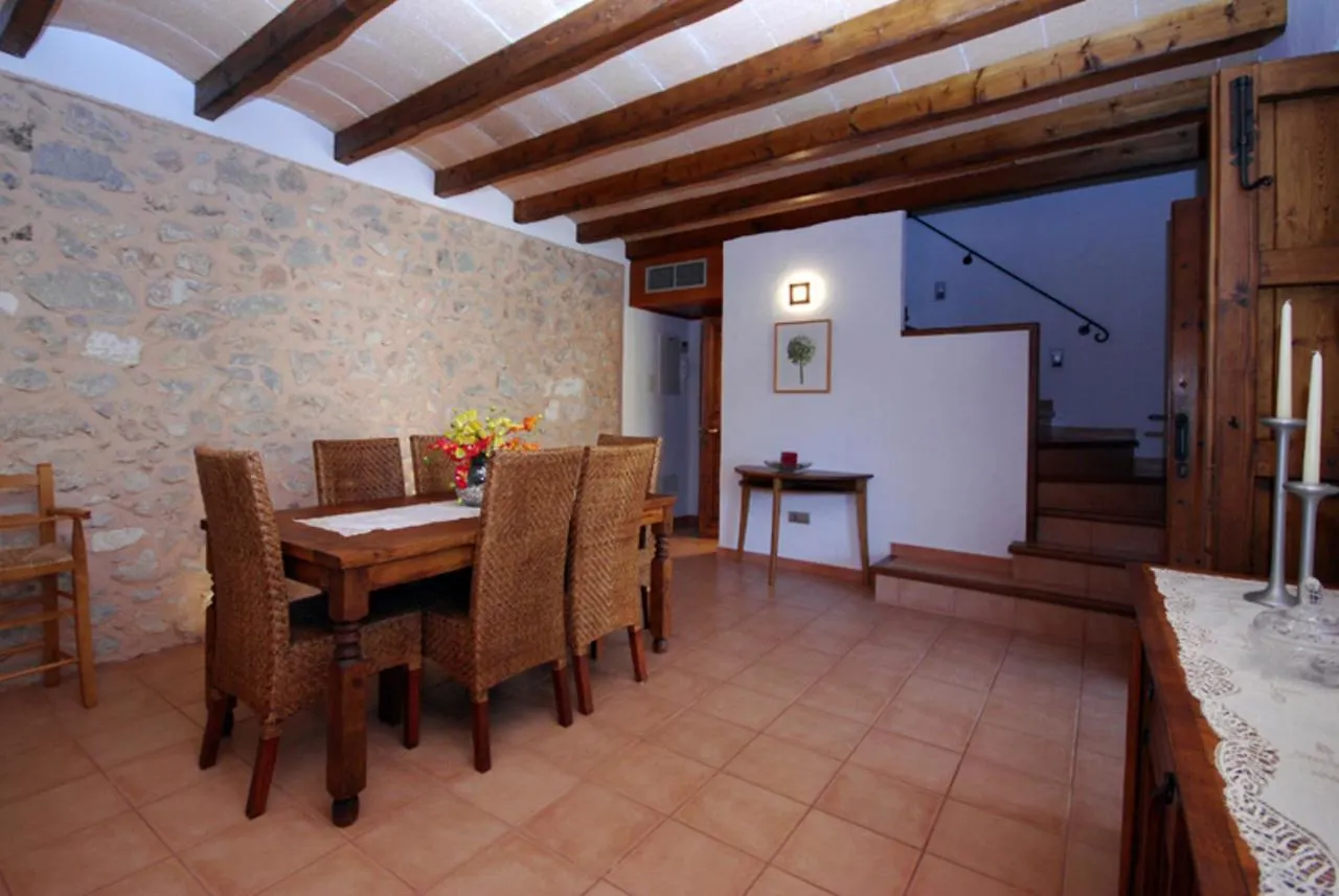 Semesterbostad Cadernera Villa Búger