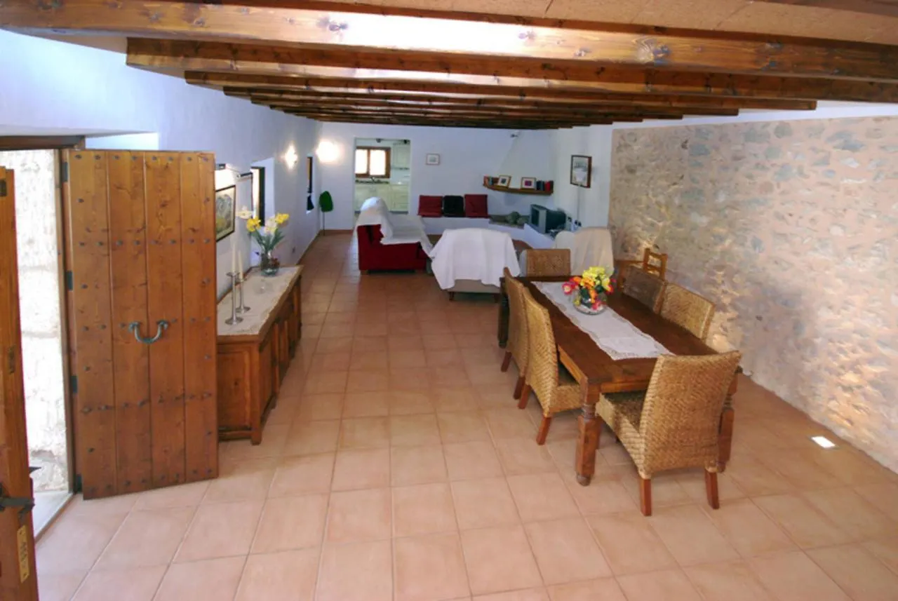 Cadernera Villa Búger Semesterbostad